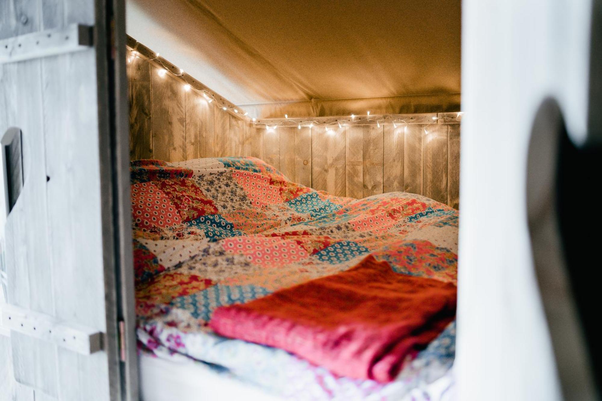 Hotel Under The Oak Glamping Caerphilly Esterno foto