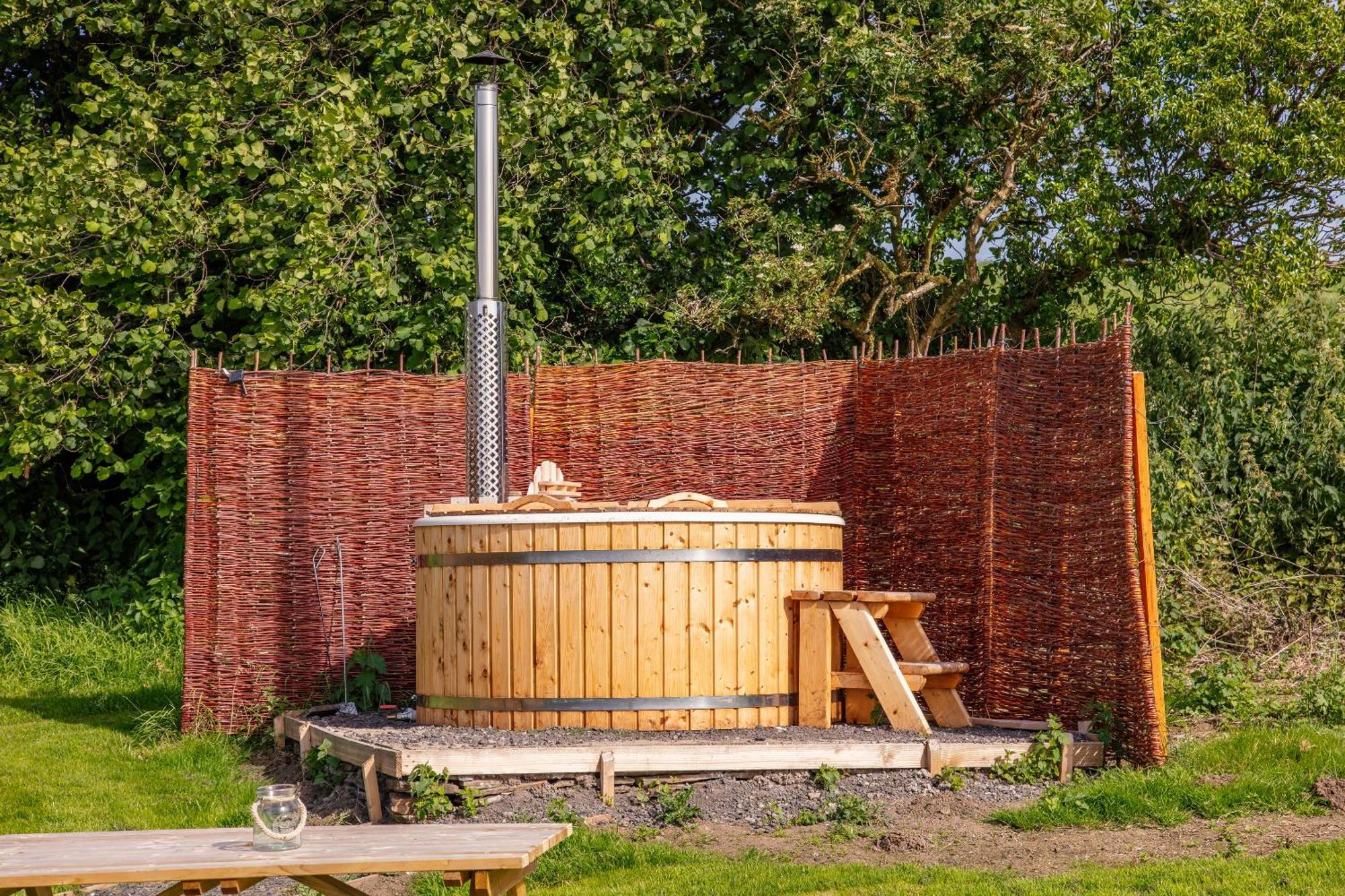 Hotel Under The Oak Glamping Caerphilly Esterno foto