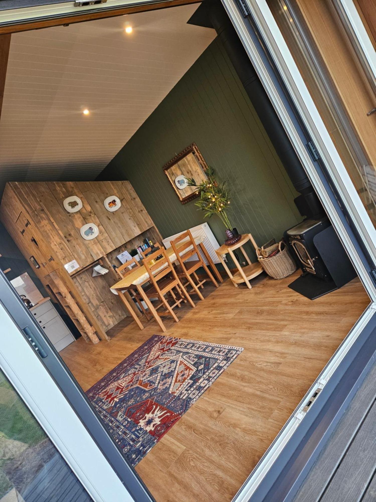 Hotel Under The Oak Glamping Caerphilly Esterno foto